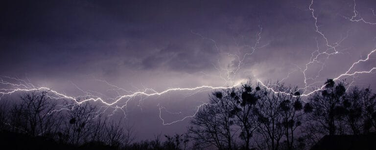 waldgeschichten-naturgefahren-himmel-blitze