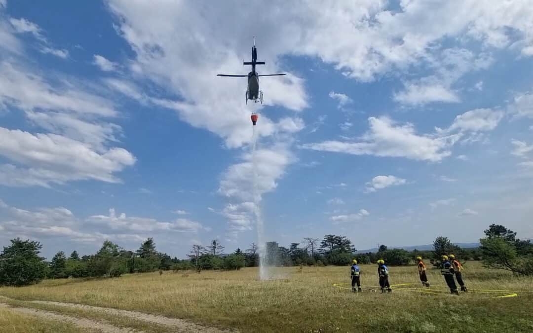 Waldbrand-Hubschrauberlöschung – punktgenau!