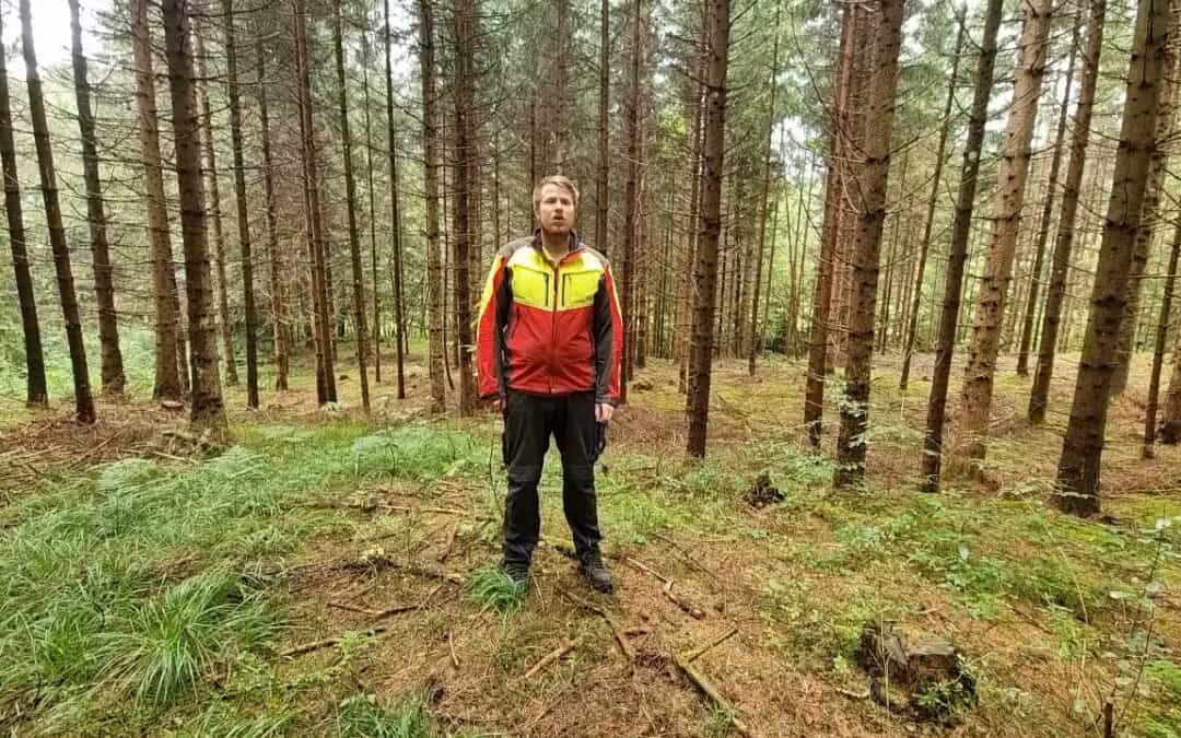 Michael erfreut sich an den Erfolgen seiner Durchforstung