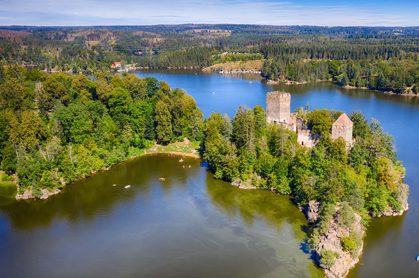 waldgeschichten-wald-in-niederoesterreich-lichtenfels-ruine-waldviertel