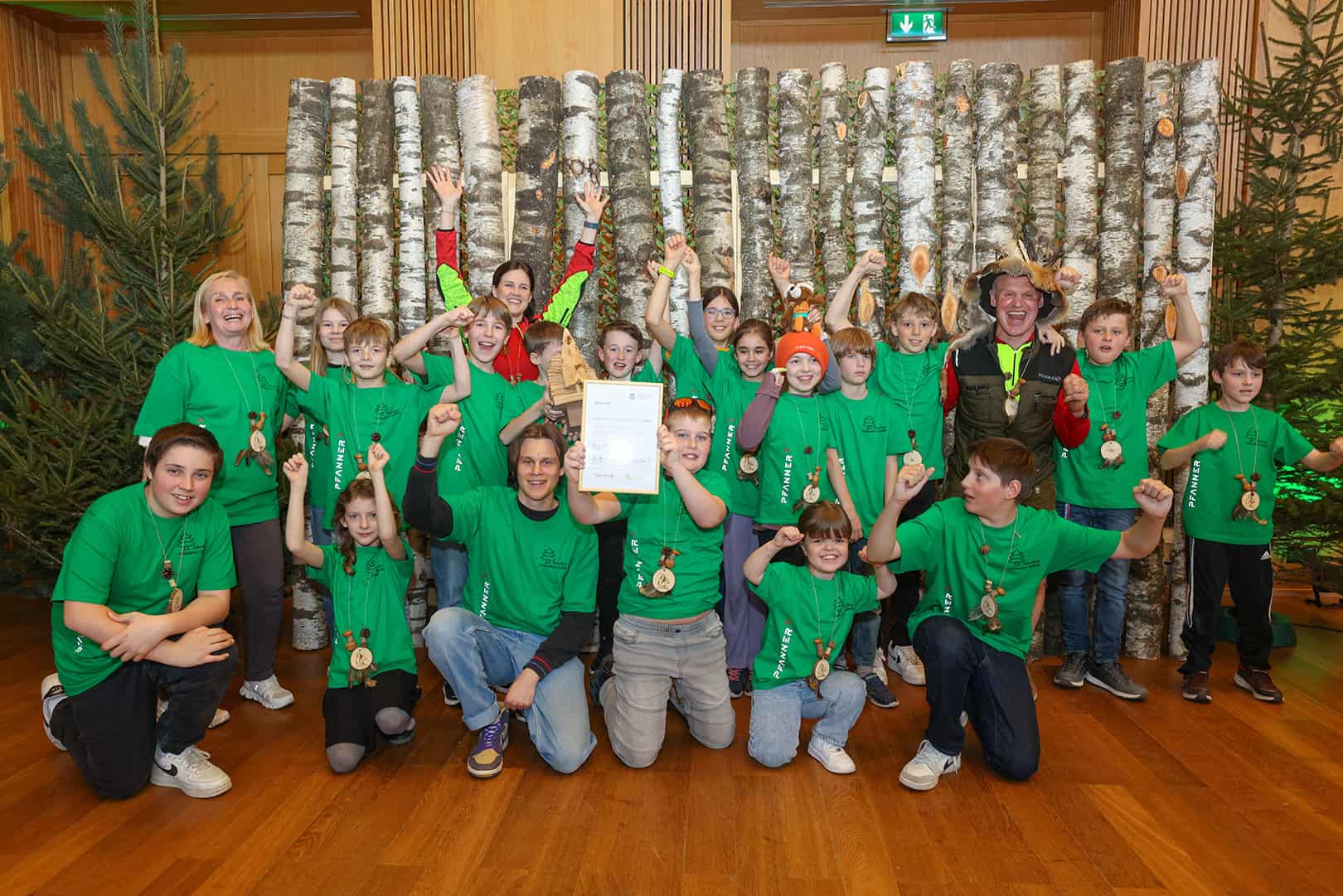 waldgeschichten-internationaler-schutzwaldpreis-guenter-duenser-c-Birgitt-Risch-foto-auszeichnung-schueler