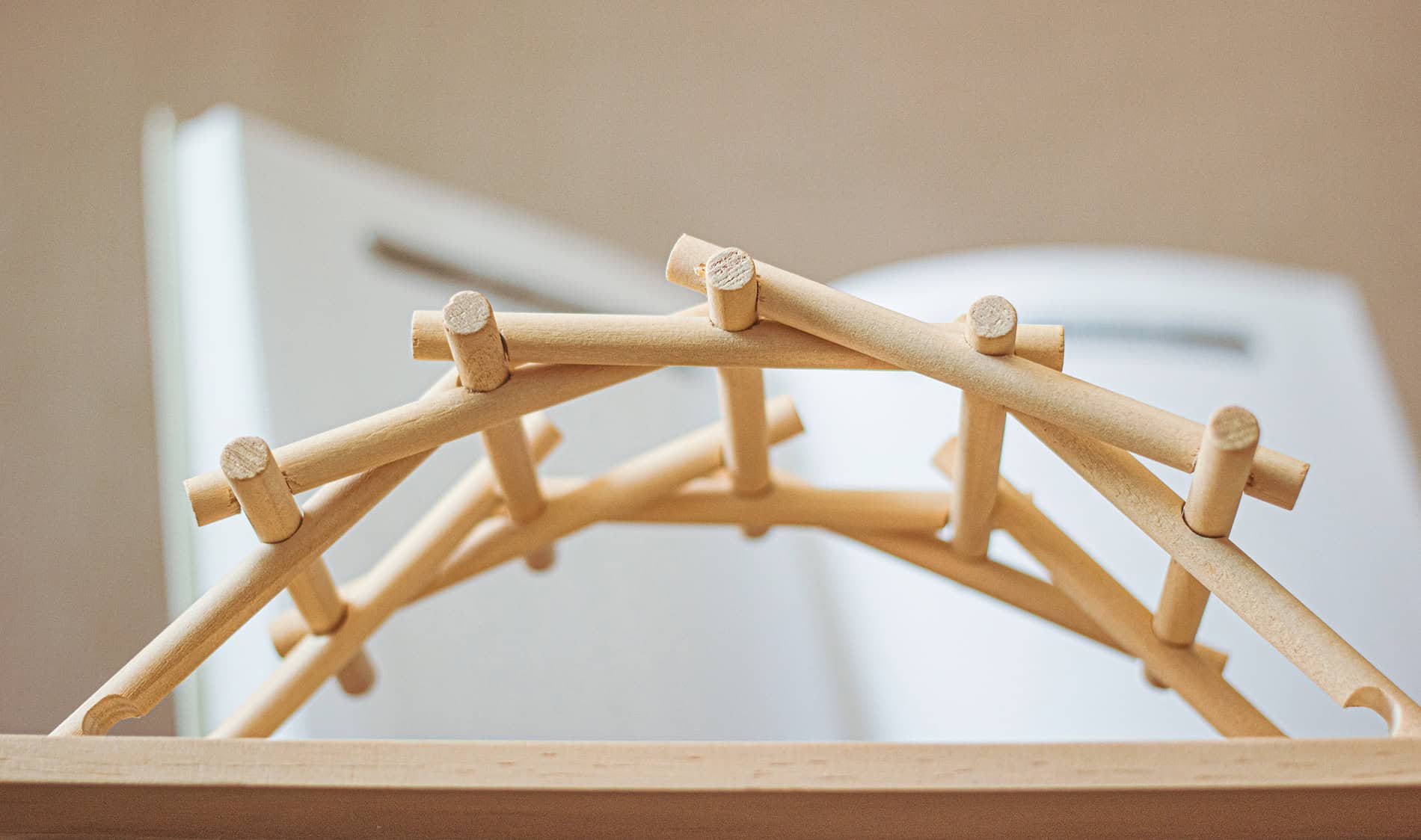 Die Leonardo-Brücke bauen