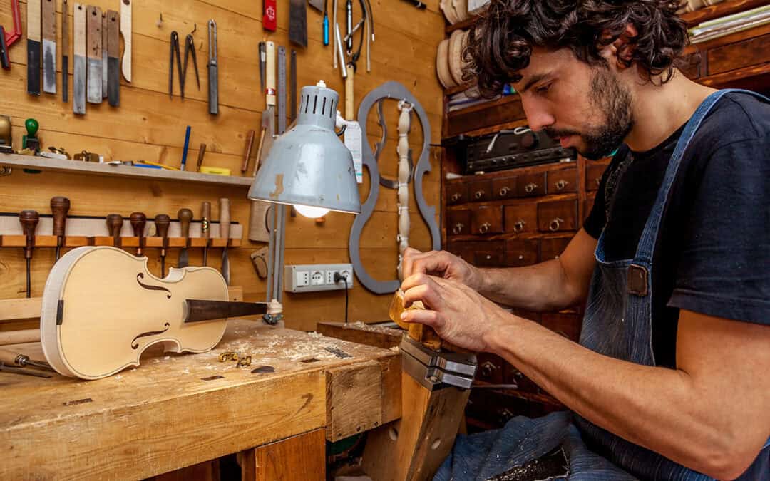 Die Fichte im Instrumentenbau: Wenn der Wald zur Musik wird
